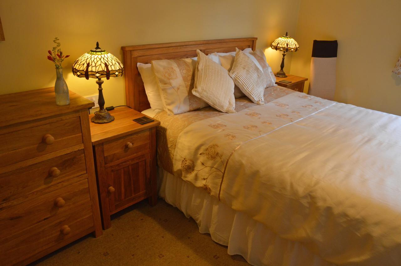 Bryn Hebog Bed & Breakfast Carmarthen Bagian luar foto
