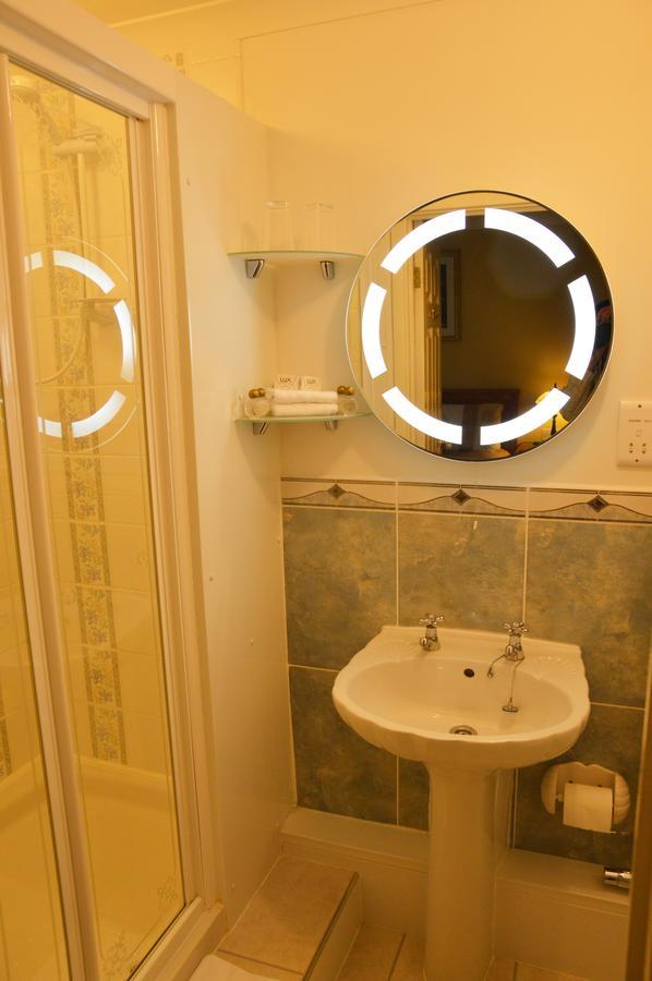 Bryn Hebog Bed & Breakfast Carmarthen Bagian luar foto