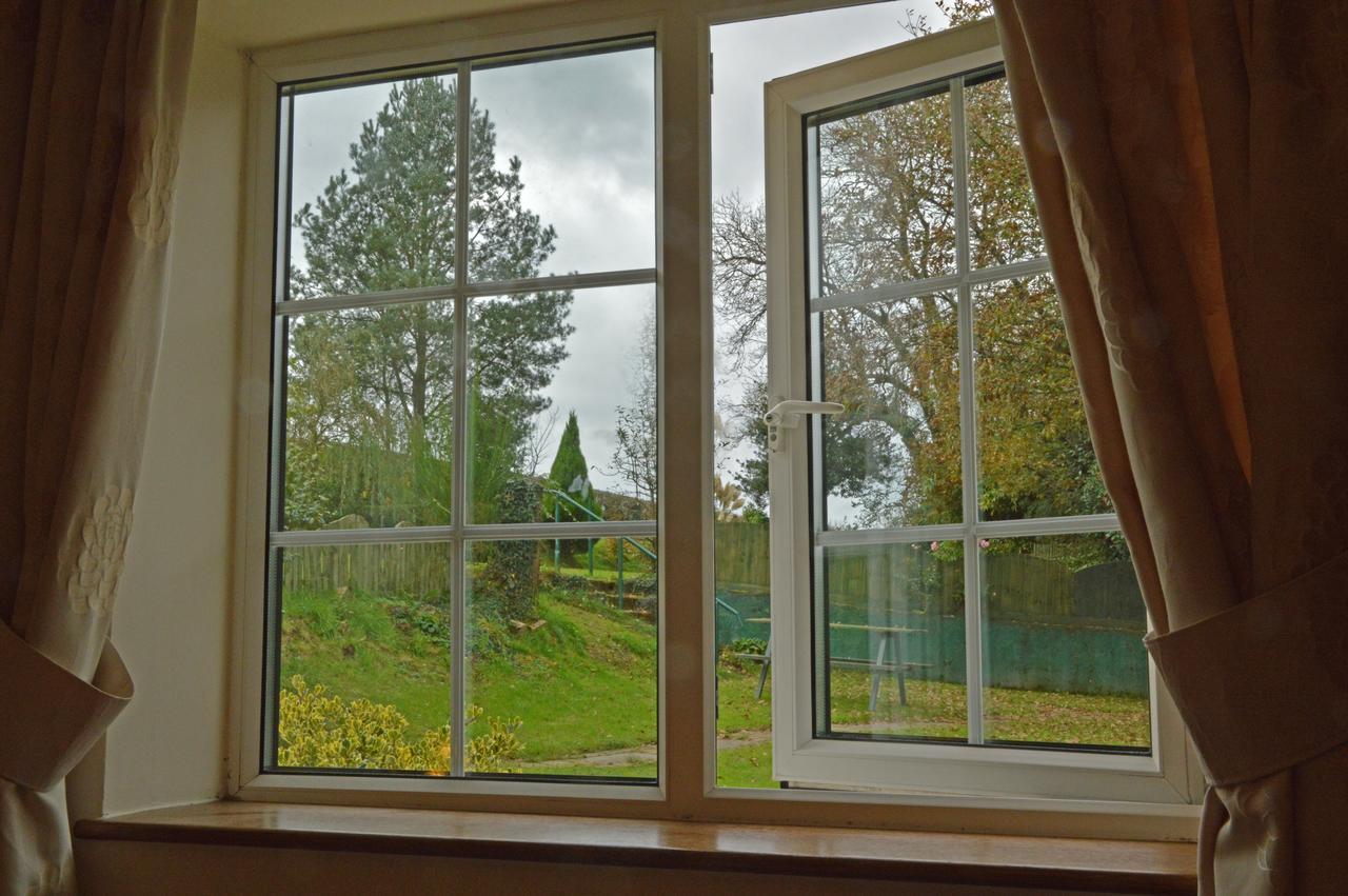 Bryn Hebog Bed & Breakfast Carmarthen Bagian luar foto