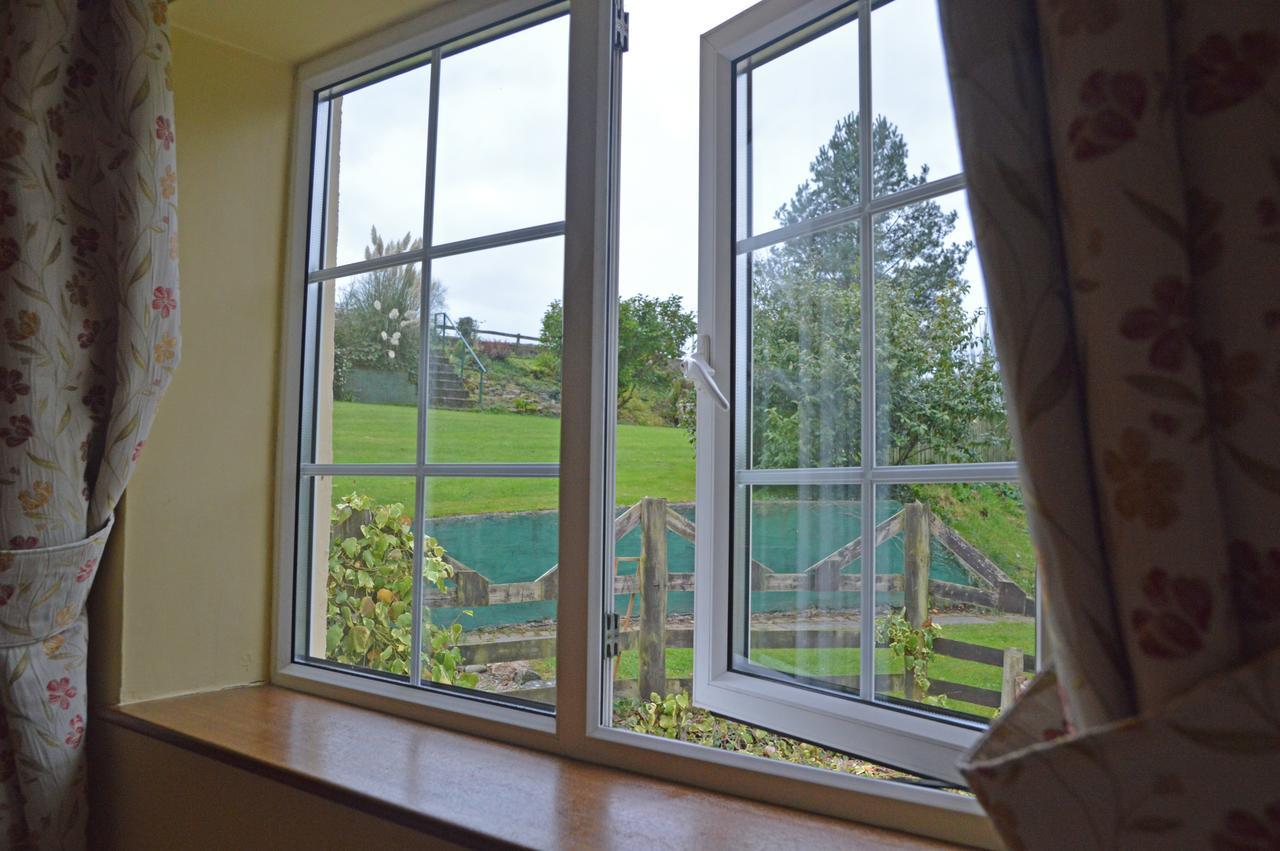Bryn Hebog Bed & Breakfast Carmarthen Bagian luar foto
