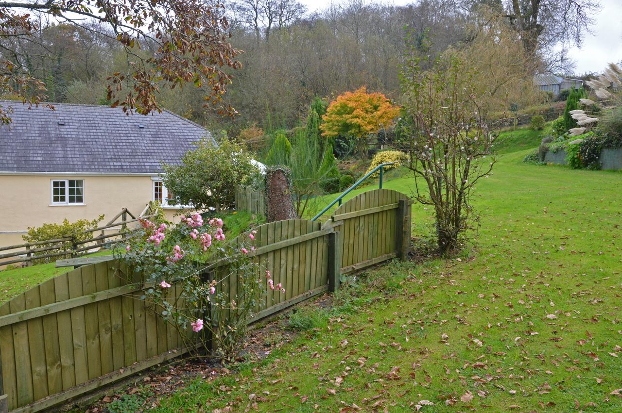 Bryn Hebog Bed & Breakfast Carmarthen Bagian luar foto