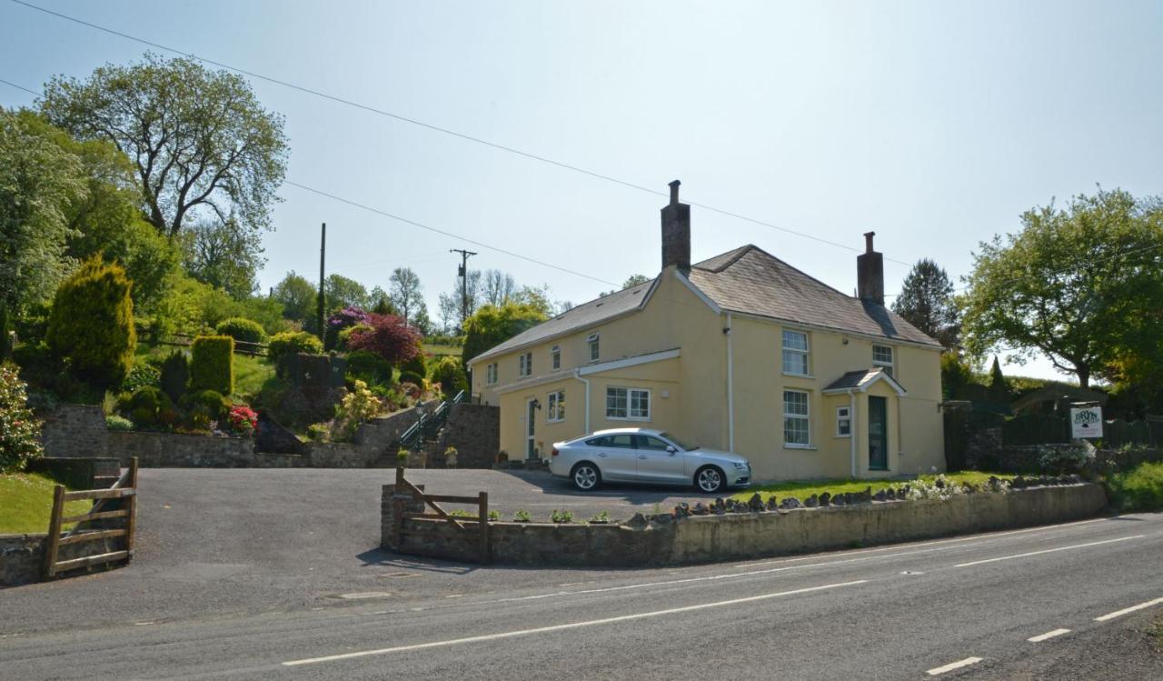 Bryn Hebog Bed & Breakfast Carmarthen Bagian luar foto